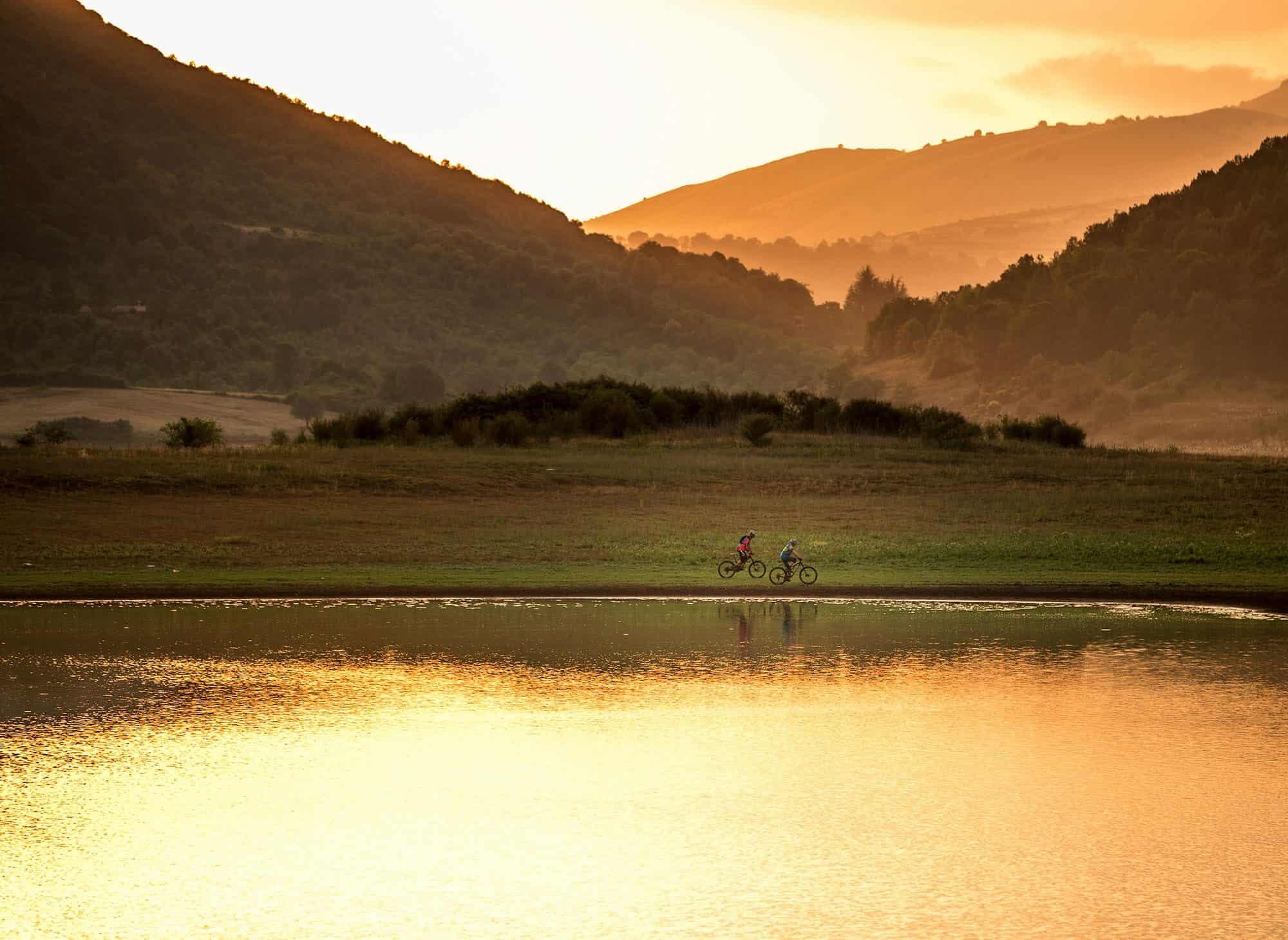 Tour of Lago di Canterno